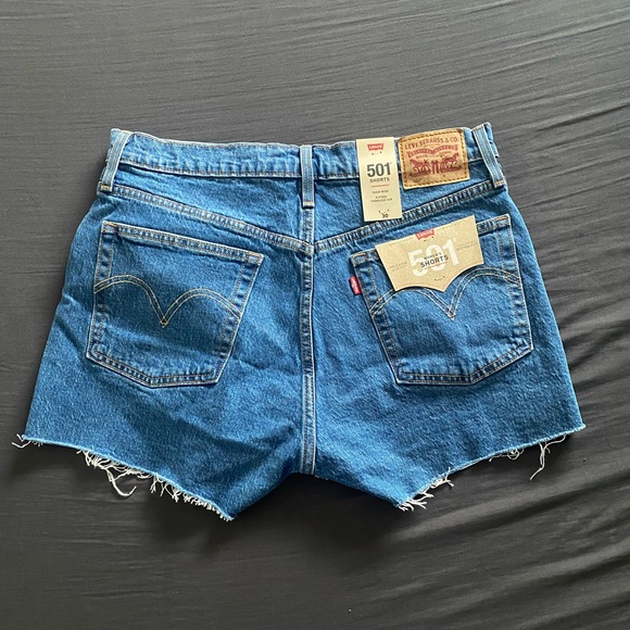 Levi's Women's 501 Original Shorts - Picture 3 of 4